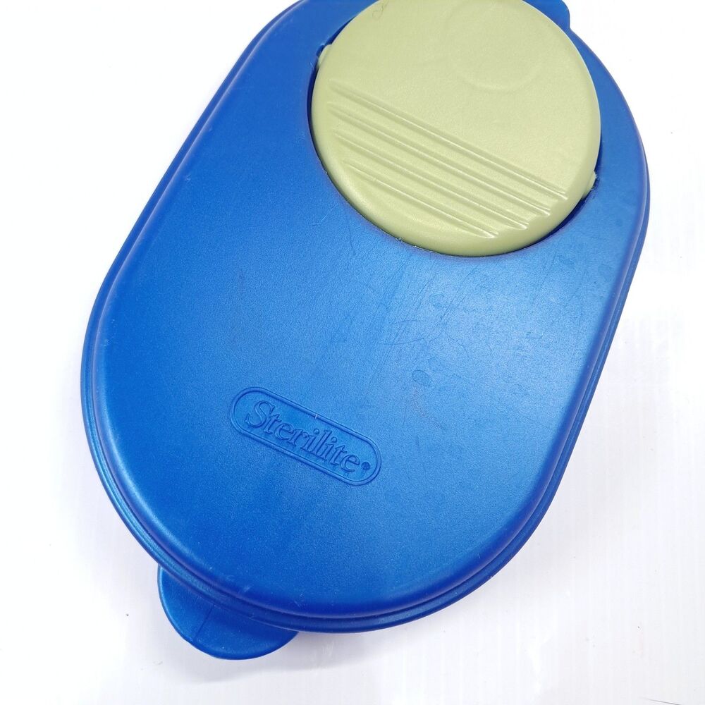 Sterilite 1 Gallon Pitcher Lid 0490 0490N2-C blue green yellow snap top PART - Picture 2 of 9